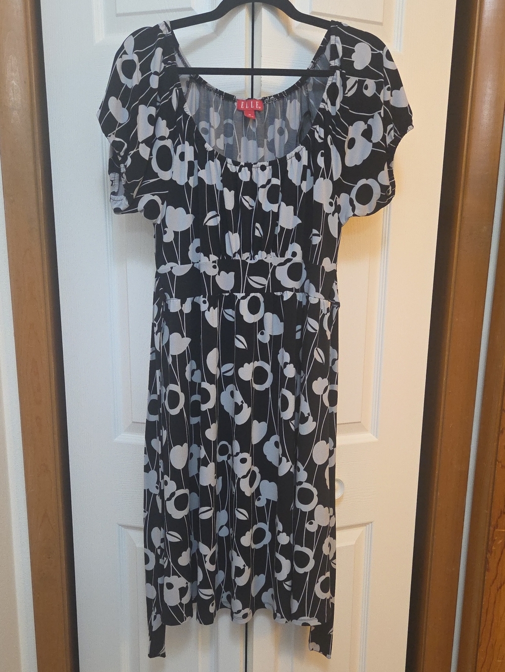 ELLE Black & White Floral Scoop-Neck Dress M